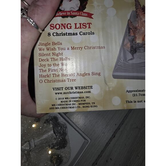 2018 Mr. Christmas Animated Musical Storybook Village Lights Music Holiday - Picture 7 of 11